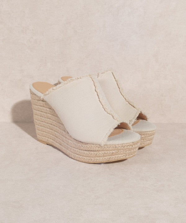 OASIS SOCIETY "Bliss" - Distressed Linen Wedge