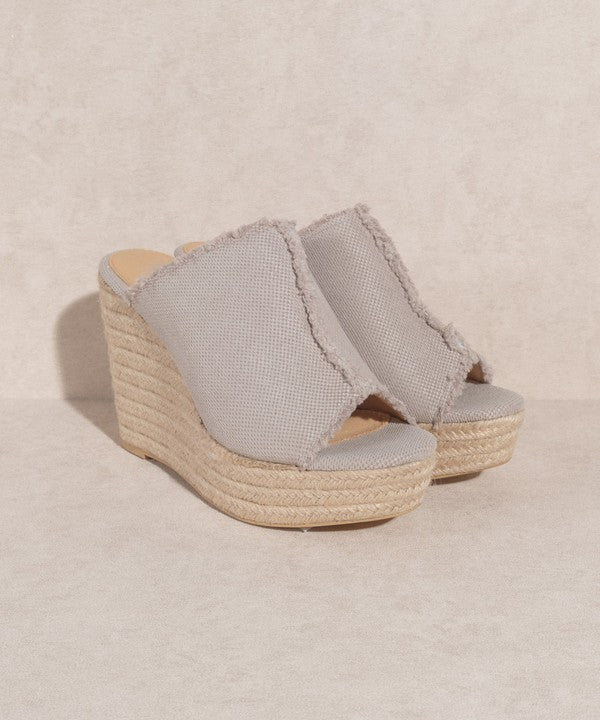 OASIS SOCIETY "Bliss" - Distressed Linen Wedge