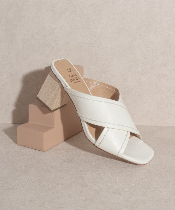 OASIS SOCIETY "Jade" - Strappy Stitched Sandal