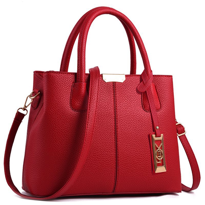 Classic Medium Shoulder Bag