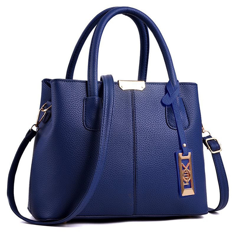 Classic Medium Shoulder Bag