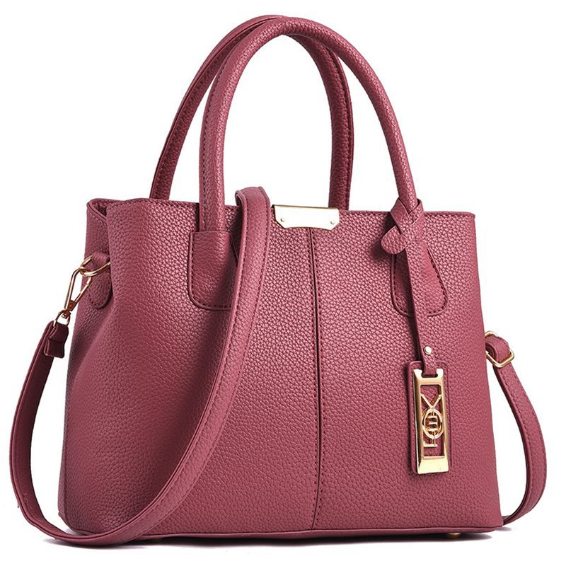 Classic Medium Shoulder Bag